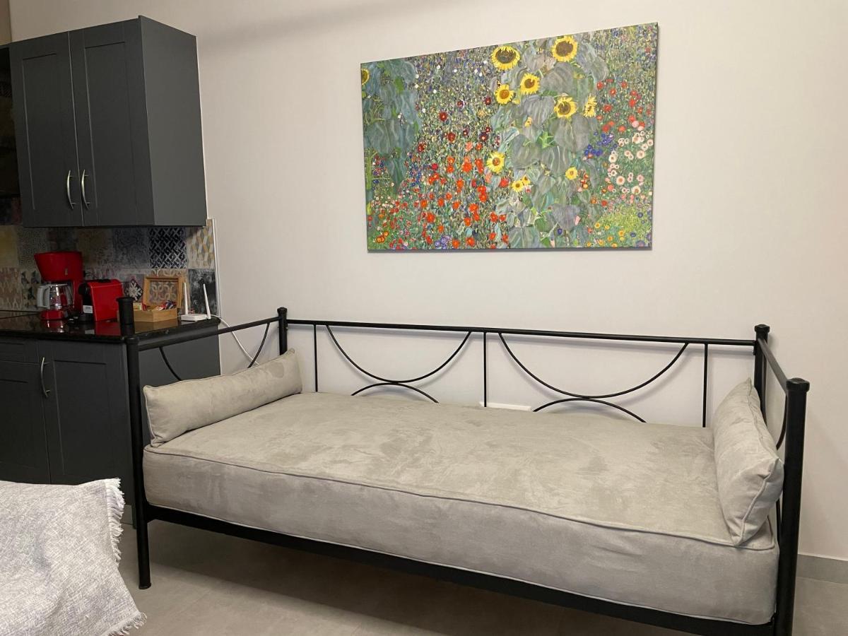 Ponte Vecchio Apartment Халкида Экстерьер фото